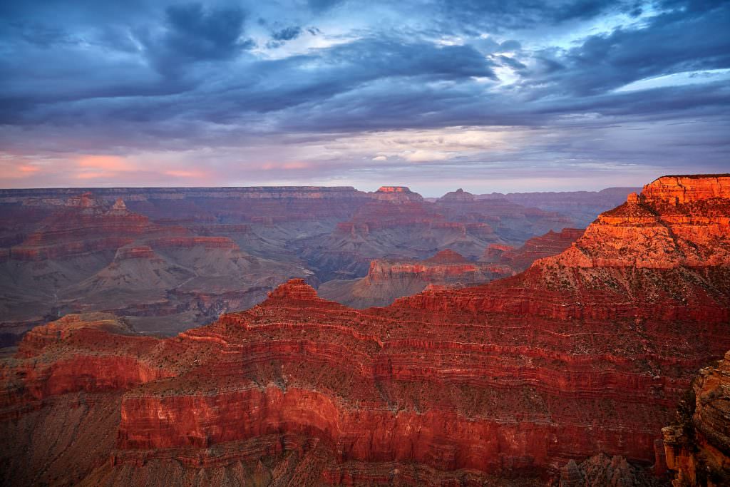Coucher de Soleil sur le Grand Canyon, AZ - Etats-Unis